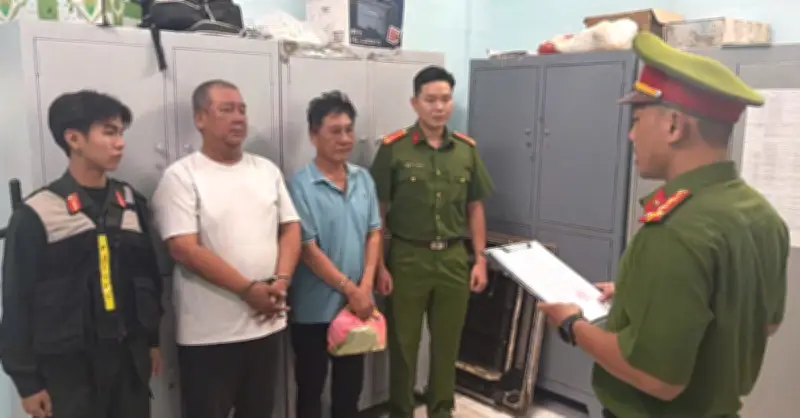 Bắt khẩn cấp các nhóm tài xế ẩu đả, đại náo khu vực sân bay Tân Sơn Nhất