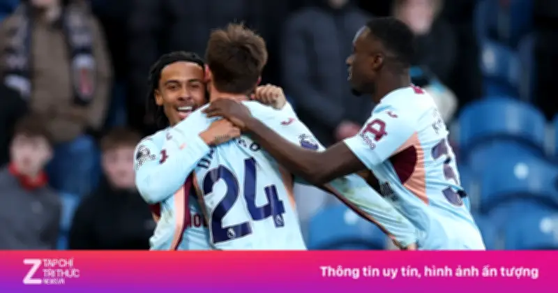Burnley thua nghẹt thở 3-4 trước Brentford dù vùng lên từ thế bị dẫn 3 bàn