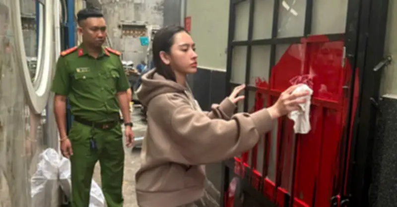 Cô gái bị bắt tạm giam đêm Giao thừa vì tạt sơn nhà người yêu cũ