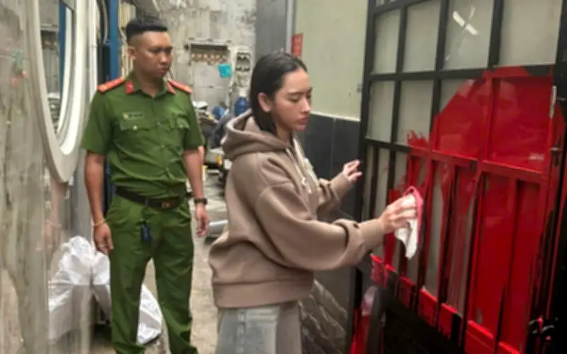 Cô gái tạt sơn nhà người yêu cũ bị bắt, vụ việc gây xôn xao dư luận