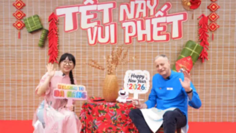 Cô giáo bỏ quên học sinh, người đàn ông suýt chết trên đường tàu và tin tức nóng