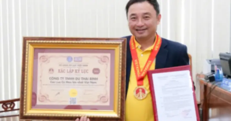 Cà Mau xác lập kỷ lục con cua lớn nhất Việt Nam với trọng lượng 1,82 kg