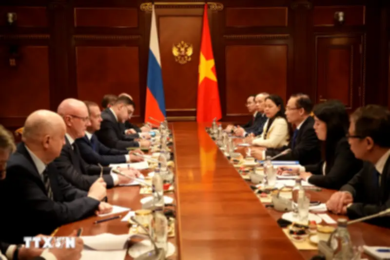 Đặc phái viên Tổng Bí thư Tô Lâm gặp gỡ lãnh đạo các chính đảng Nga
