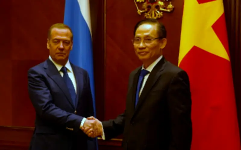 Đặc phái viên Tổng Bí thư Tô Lâm gặp lãnh đạo Đảng Nga, thúc đẩy quan hệ chiến lược