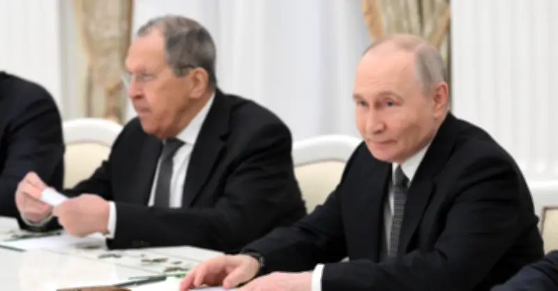 Đặc phái viên Tổng Bí thư Tô Lâm gặp Tổng thống Nga Putin tại Moscow