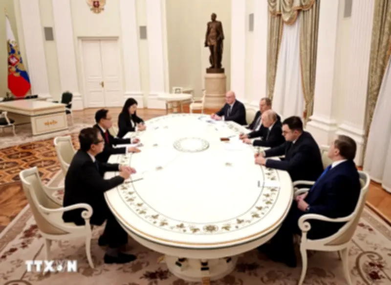 Đặc phái viên Tổng Bí thư Tô Lâm hội kiến Tổng thống Nga Vladimir Putin