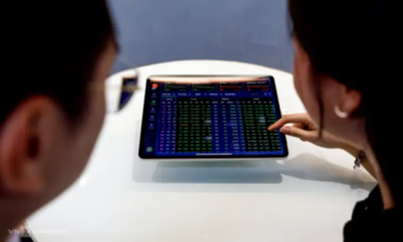 Cổ phiếu Vingroup tăng trần, đưa VN-Index lên mức cao nhất một tháng