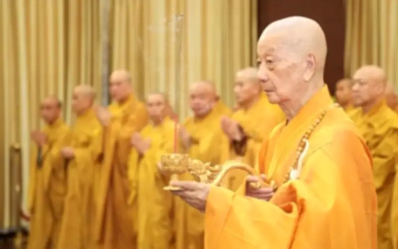 Đức Pháp chủ Thích Trí Quảng chủ trì Pháp hội Dược Sư cầu quốc thái dân an tại Việt Nam Quốc Tự