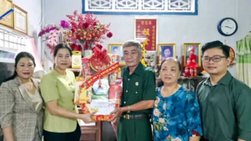 Lãnh đạo Cà Mau thăm hỏi, tặng quà các Mẹ Việt Nam Anh hùng và gia đình chính sách