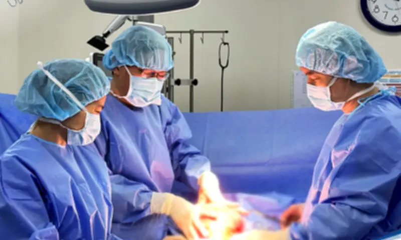 Ca phẫu thuật cắt khối u xơ tử cung nặng 3,4 kg tại Hà Nội