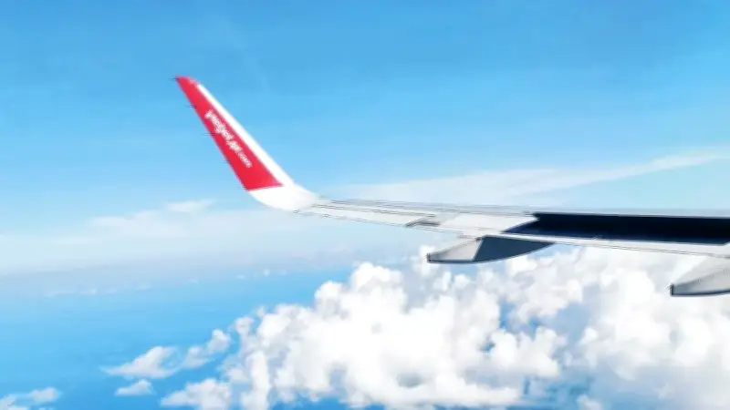 Ô Cửa Sổ Máy Bay: Nơi Lãng Mạn Hóa Cuộc Sống Và Tìm Kiếm Ý Nghĩa