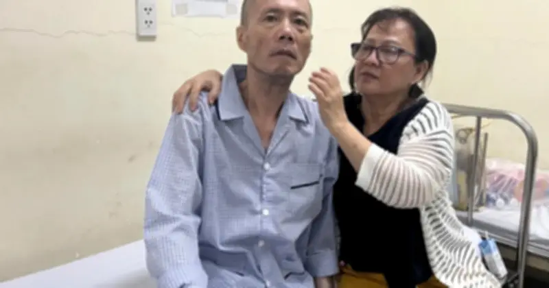 Ca sĩ Tô Thanh Phương chống chọi bệnh Parkinson nặng, vợ túc trực chăm sóc suốt nhiều năm