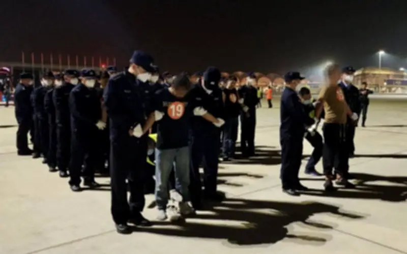 Campuchia trục xuất hàng trăm lao động nước ngoài trái phép trong chiến dịch chống lừa đảo