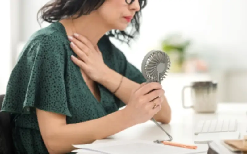 Nghiên cứu Cambridge: Mãn kinh làm thay đổi cấu trúc não và tăng nguy cơ sức khỏe tâm thần