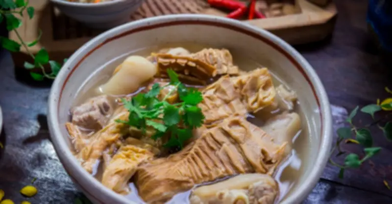 Canh măng móng giò ngày Tết: Món biểu tượng nhưng không bổ như nhiều người nghĩ