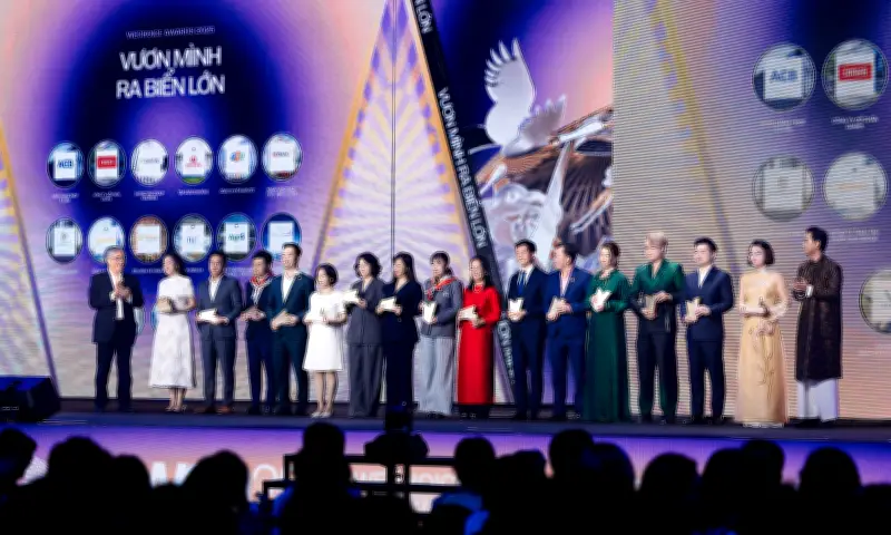 Canifa Vinh Danh 'Thương Hiệu Vươn Mình Ra Biển Lớn' Tại WeChoice Awards 2025