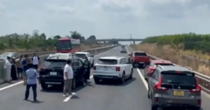 Cao tốc Bắc - Nam sau Tết: Tai nạn liên hoàn và lời cảnh tỉnh về ý thức lái xe