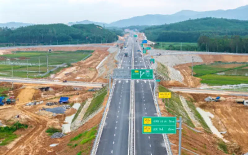 Cao tốc Quảng Ngãi – Hoài Nhơn chính thức khai thác từ trưa 12/2, phục vụ Tết