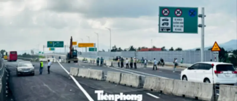 Cao tốc Quảng Ngãi - Hoài Nhơn tạm dừng thông xe vì lý do an toàn kỹ thuật