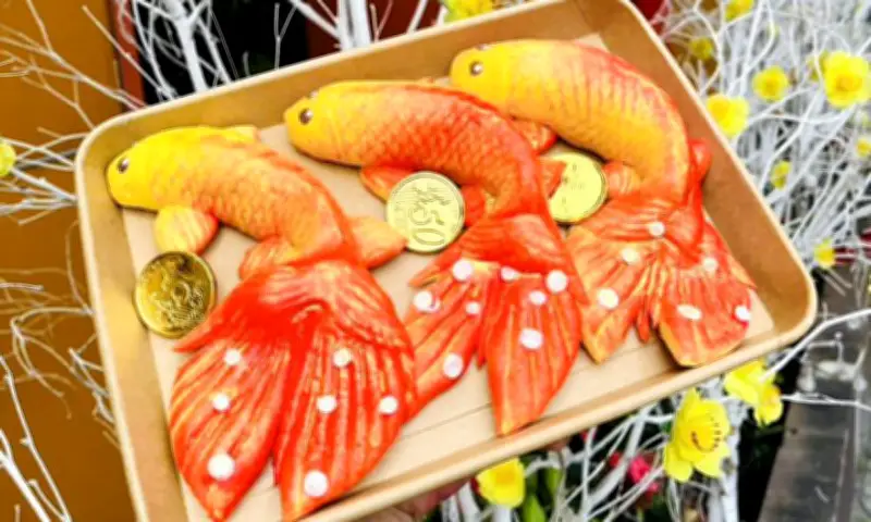 Bánh cá chép cúng ông Công ông Táo hết 'sốt', thị trường trầm lắng