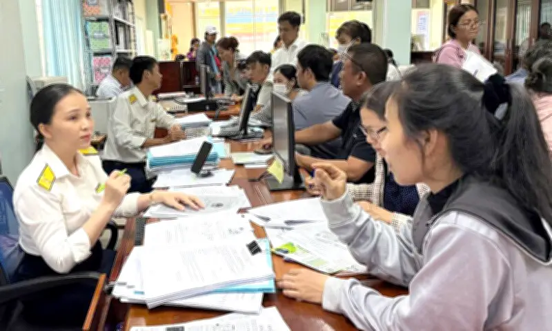 Cục Thuế Yêu Cầu Luân Chuyển Công Chức Quản Lý Thuế Nhà Đất, Vàng Trước 28/2