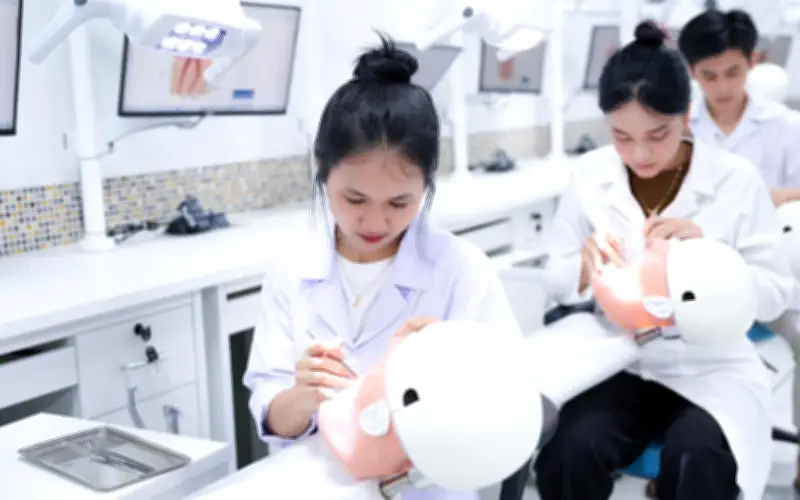 Các Trường Y Hàng Đầu Vẫn Chỉ Xét Tuyển Toán - Hóa - Sinh Cho Ngành Y Khoa