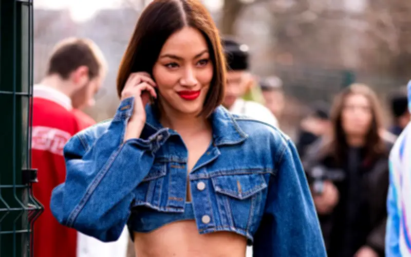 Cách Phối Đồ Với Chân Váy Denim Dài: Xu Hướng Dự Đoán Hot Nhất 2026