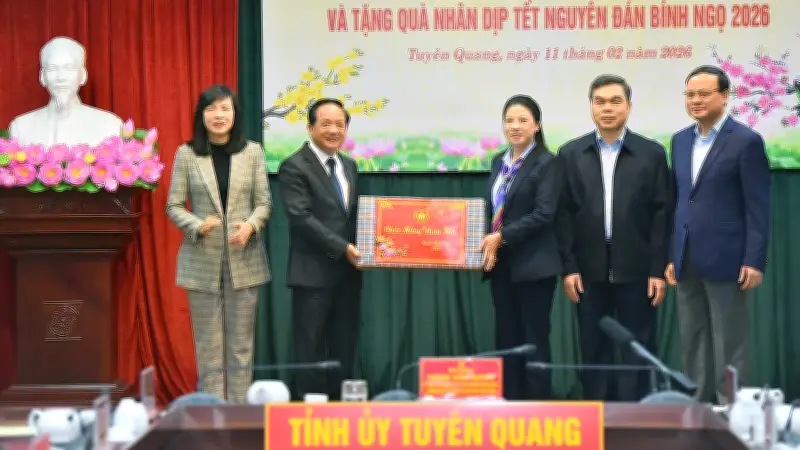 Lãnh đạo Trung ương thăm, chúc Tết và chỉ đạo công tác bầu cử tại Tuyên Quang