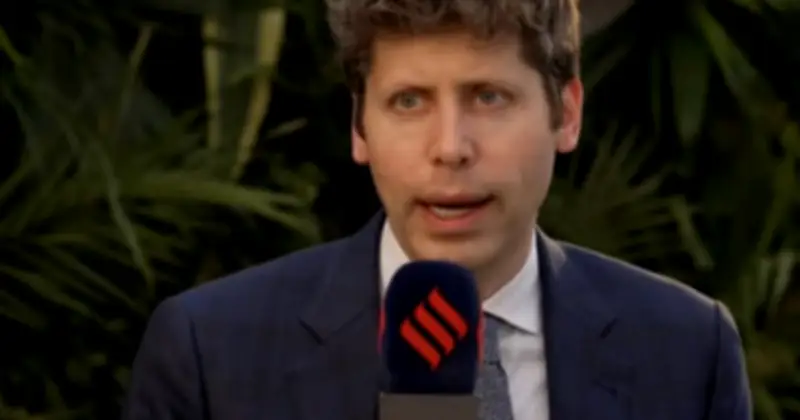 CEO OpenAI phản bác lo ngại AI tốn điện nước: 'Không công bằng so với con người'