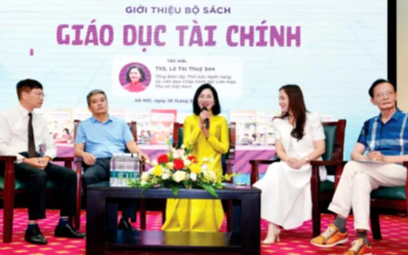 Chị Lê Thị Thúy Sen: Lan Tỏa Kiến Thức Tài Chính Qua Những Trang Sách