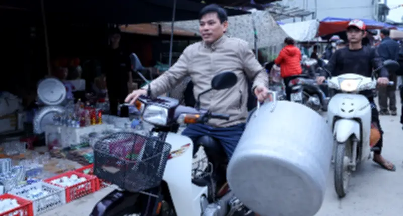 Chợ Nủa Hà Nội: Phiên Chợ Cuối Năm Giữ Trọn Nét Văn Hóa Xưa Cũ