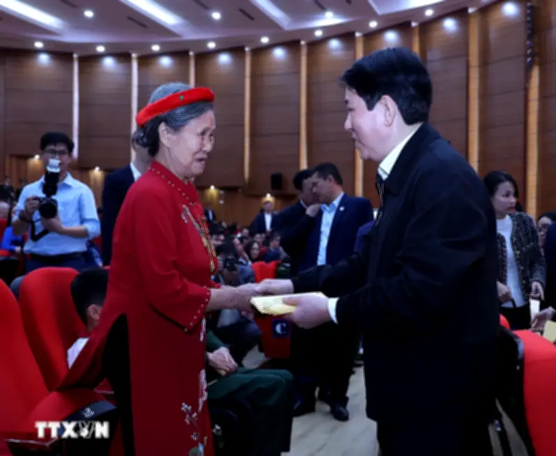 Chủ tịch nước gửi lời chúc Tết tới Đảng bộ, chính quyền và nhân dân tỉnh Lào Cai