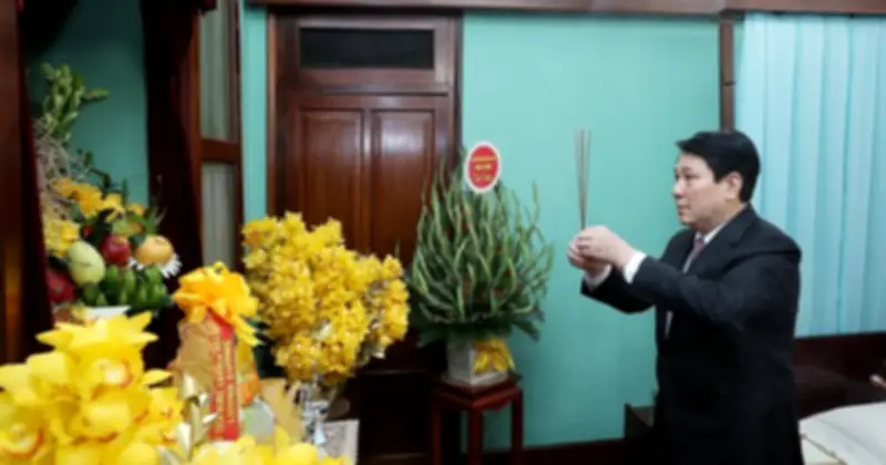 Chủ tịch nước Lương Cường dâng hương tưởng nhớ Chủ tịch Hồ Chí Minh tại Khu Di tích