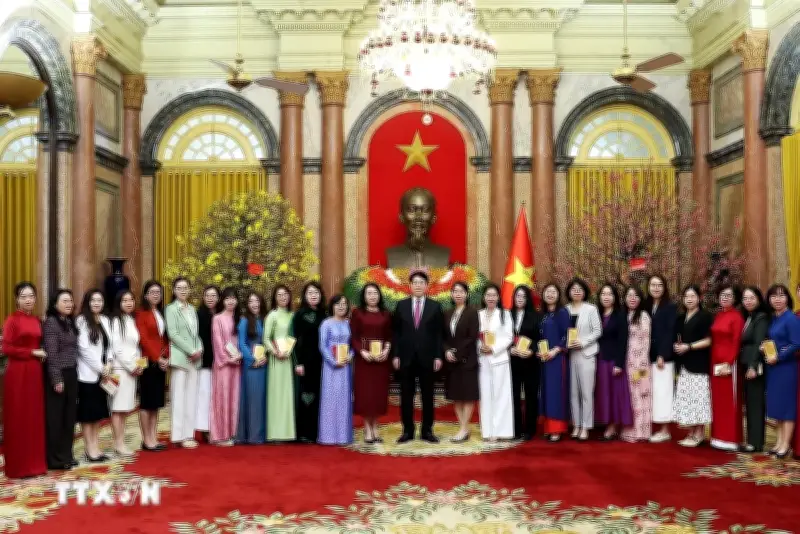 Chủ tịch nước Võ Văn Thưởng chúc Tết cán bộ Văn phòng Chủ tịch nước