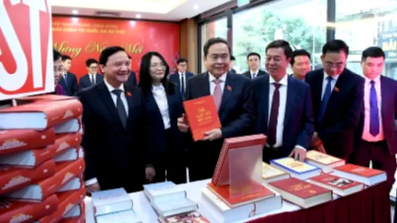 Chủ tịch Quốc hội Trần Thanh Mẫn dự Lễ giới thiệu bộ sách luật quan trọng