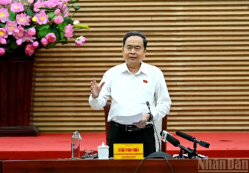 Chủ tịch Quốc hội Trần Thanh Mẫn làm việc với Ủy ban bầu cử tỉnh Nghệ An