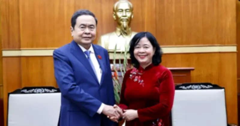 Chủ tịch Quốc hội Trần Thanh Mẫn thăm Mặt trận Tổ quốc, nhấn mạnh nhiệm vụ bầu cử quan trọng