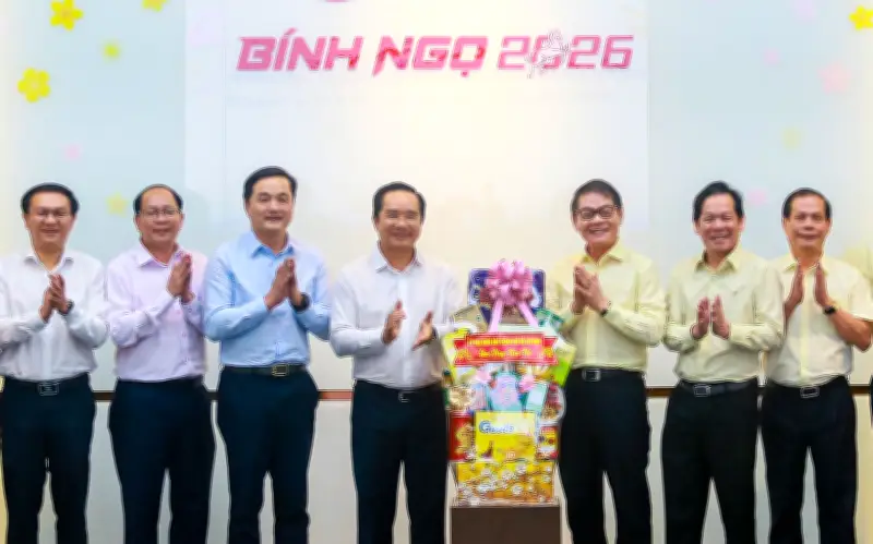 Chủ tịch TP.HCM thăm THACO và Tân Cảng Sài Gòn, thúc đẩy hợp tác phát triển