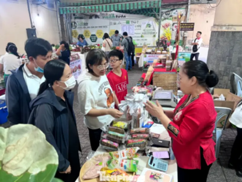 Chợ Tết Xanh Quà Việt: Đặc Sản Địa Phương Hút Khách Giữa Bối Cảnh Giá Cả Tăng Cao