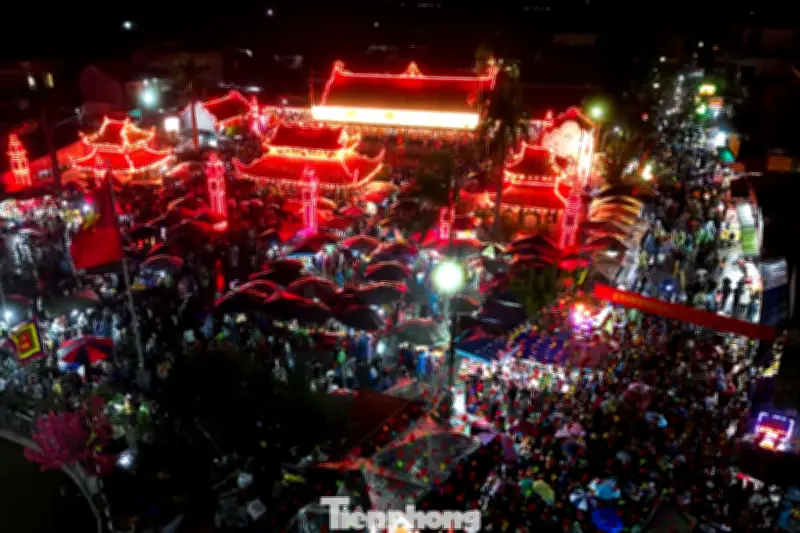 Chợ Viềng Xuân 2026: Tấp nập xuyên đêm phiên chợ cầu may lớn nhất Bắc Bộ