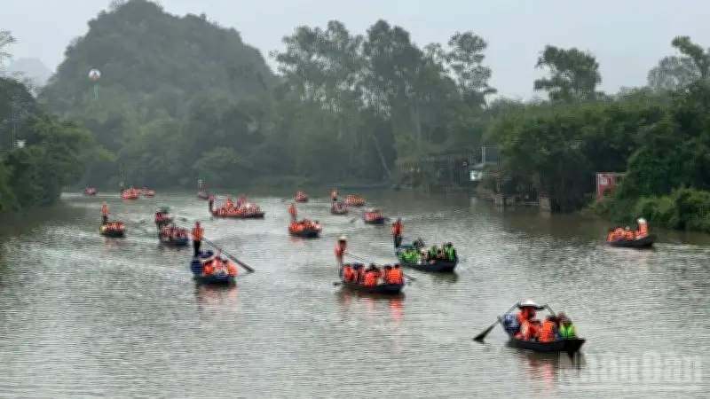 Chùa Hương 2026: Xử Lý Nghiêm Lái Đò Vi Phạm Áo Phao, Đảm Bảo An Toàn Du Khách