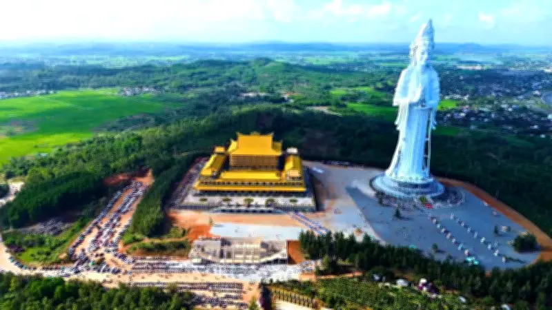 Chùa Minh Đức trên đỉnh Thiên Mã thu hút hàng nghìn người du xuân đầu năm Bính Ngọ 2026