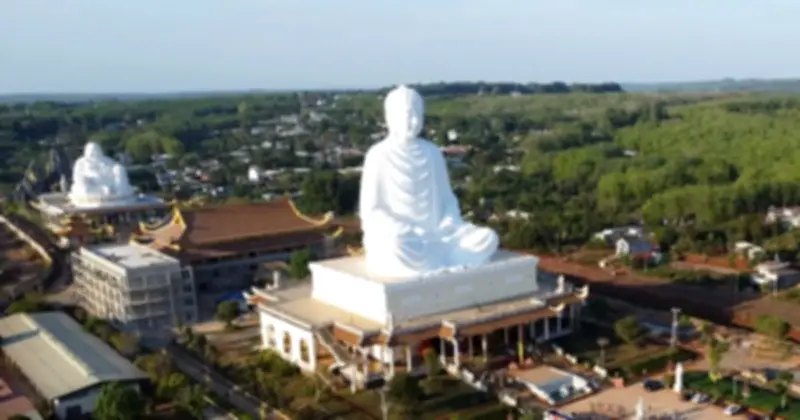 Chùa Phật Quốc Vạn Thành Đồng Nai thu hút hàng ngàn du khách du xuân đầu năm