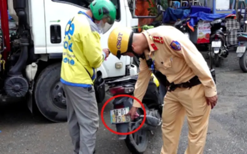 Che Biển Số Xe Ô Tô, Xe Máy: Mức Phạt Lên Đến 6 Triệu Đồng Và Trừ Điểm Giấy Phép