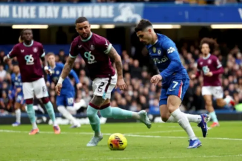 Chelsea vất vả hạ Burnley 1-0, João Pedro tỏa sáng ngay từ phút thứ 4