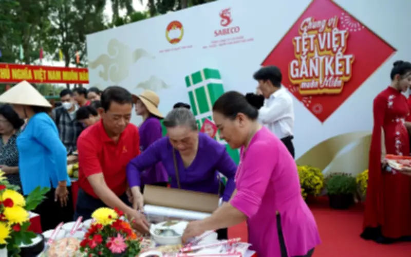 Chiến Dịch 'Chung Vị Tết Việt' Lan Tỏa Hương Xuân Khắp Muôn Miền