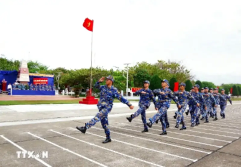 Chiến sĩ Trường Sa ra quân phát động phong trào thi đua năm 2026