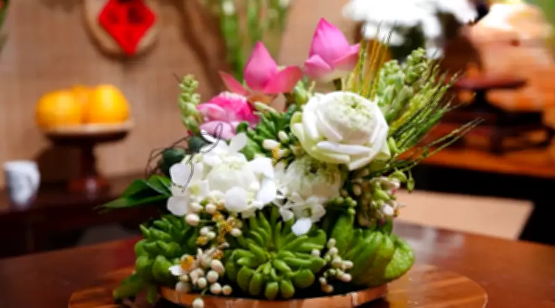 Chọn Hoa Đi Lễ Chùa Để Cầu Bình An, May Mắn: Lưu Ý Quan Trọng