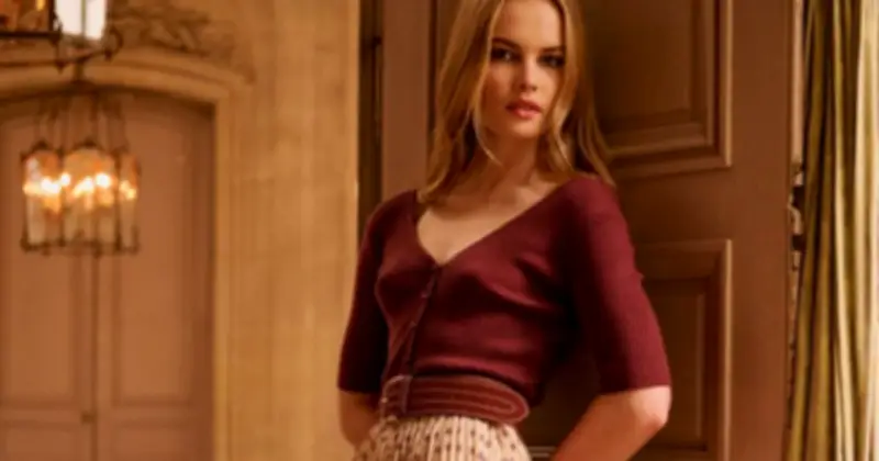 Chân váy xếp ly: Biến hóa đa phong cách từ công sở đến dạo phố