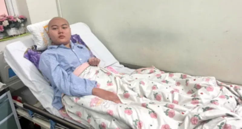 Chồng mất, con gái 14 tuổi mắc ung thư não, mẹ nghèo nghẹn ngào cầu cứu